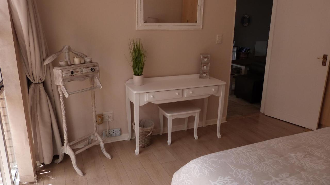 Settle Inn Self Catering Units Колчестър Екстериор снимка