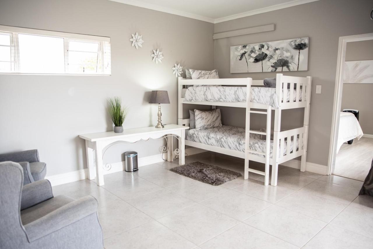 Settle Inn Self Catering Units Колчестър Екстериор снимка